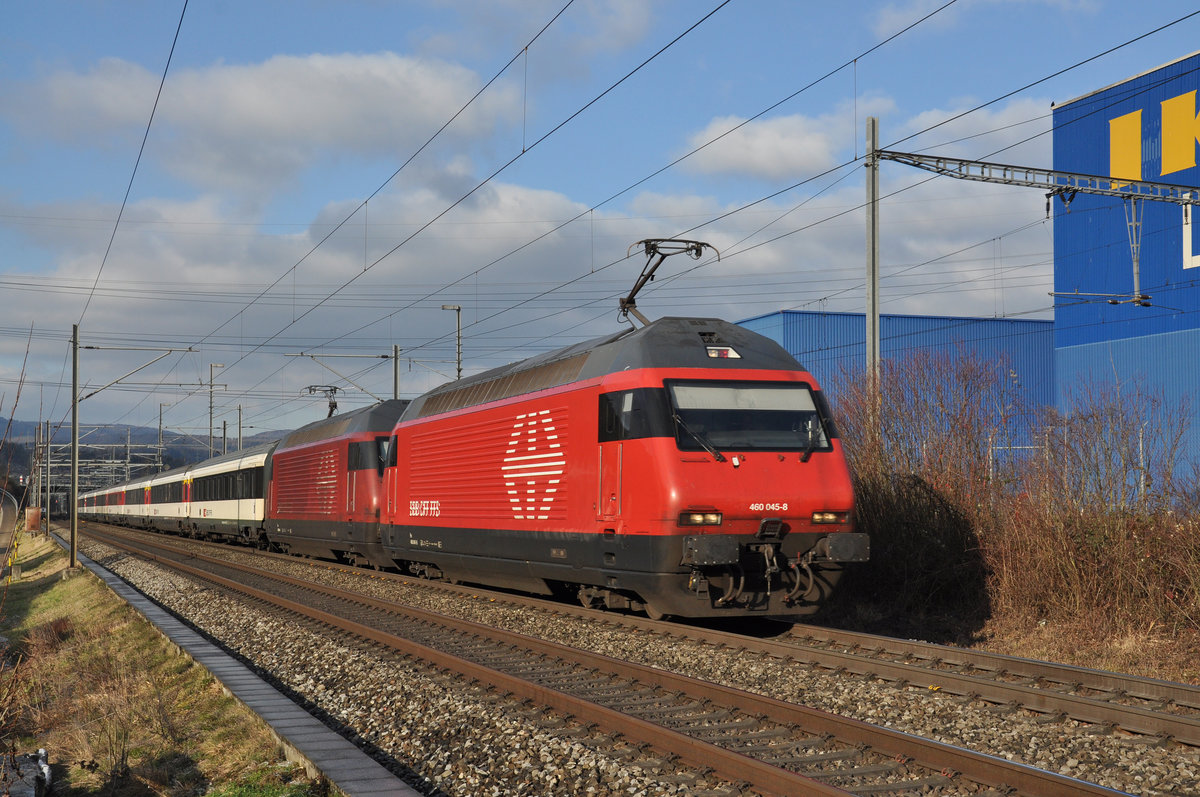 Doppeltraktion, mit den Re 460 045-8 und 460 044-1 fährt Richtung Bahnhof Itingen. Die Aufnahme stammt vom 20.01.2020.