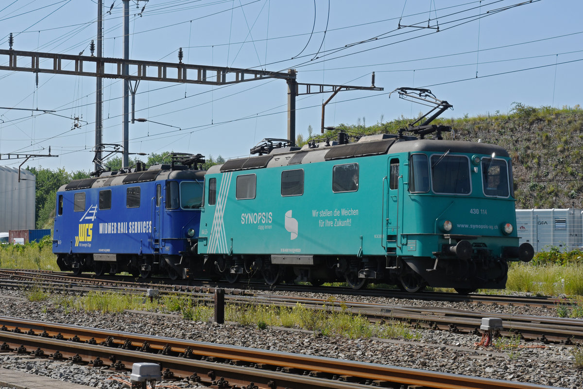 Doppeltraktion, mit den WRS Loks 430 115-6 und 430 114-9 durchfährt den Bahnhof Pratteln. Die Aufnahme stammt vom 25.06.2020.
