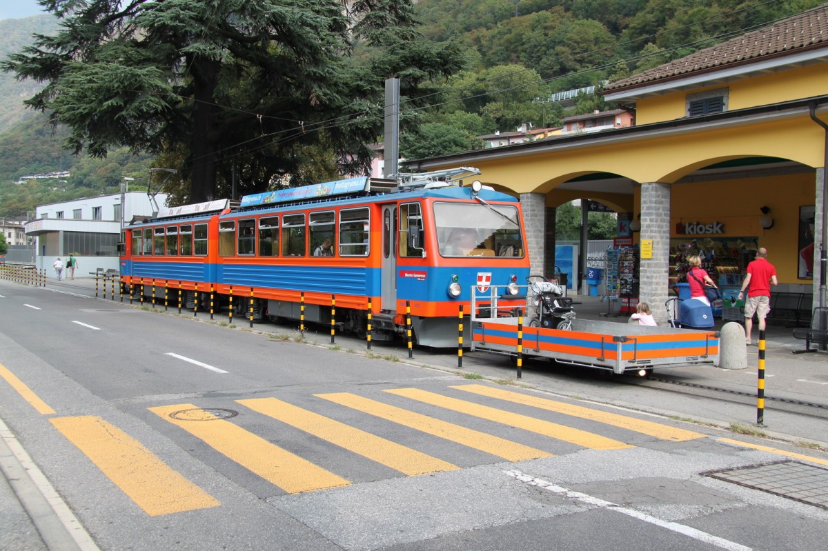 Doppeltriebwagen Bhe 4/8 der Monte Generoso Bahn in der Talstation in Capolago(Tessin)09.09.13