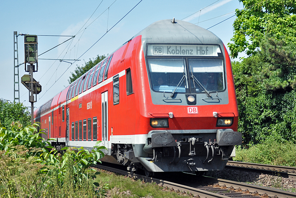 Dosto-Steuerwagen eines RB nach Koblenz durch Bonn-Beuel - 21.08.2013