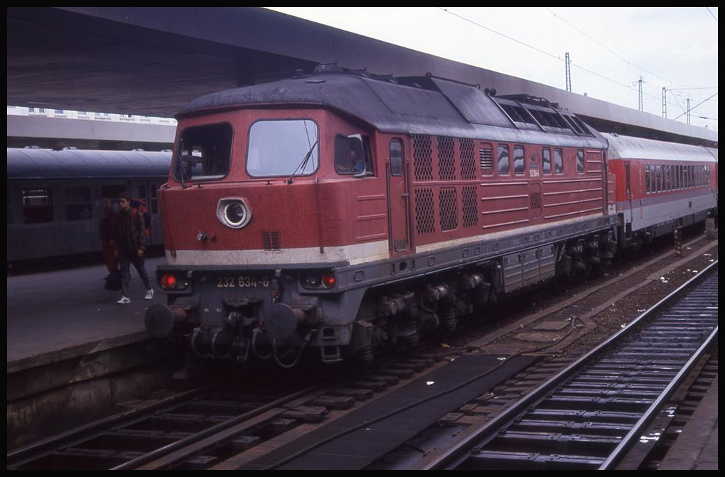 DR 2322634 ist am 1.4.1994 mit einem IC aus Berlin in Hamburg Altona angekommen.