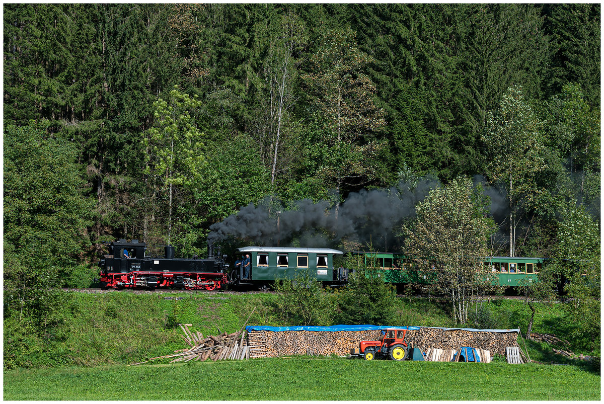 DR 99 568 (Pressnitztalbahn) zu Gast bei der Ybbstalbahn Bergstrecke (ÖGLB) kurz nach Verlassen des Ortsgebietes von Lunz, 10. 9. 2020