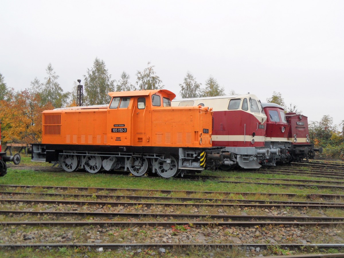  DR-Dieselloktreffen  im Bw Weimar, 12.10.2013;
hier mit 105 152, 119 199, 132 010 und 112 483