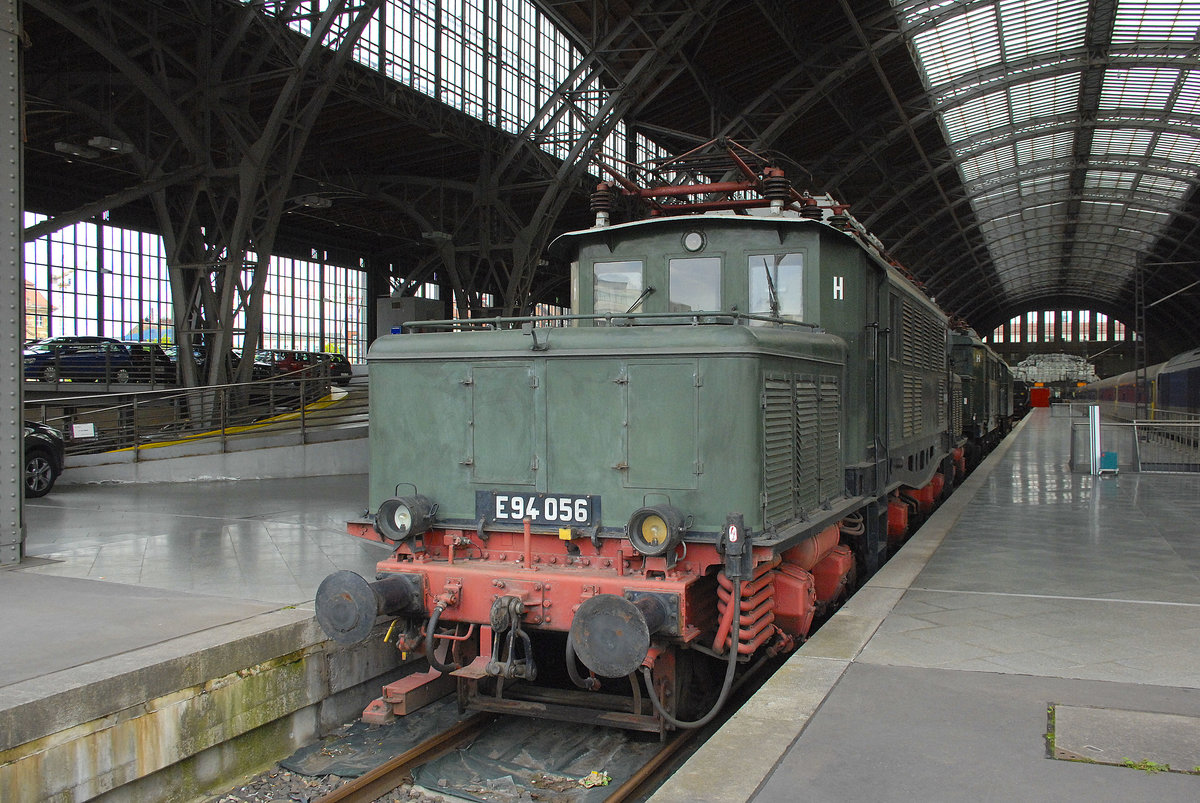 DR E 94 056 auf dem Museumsgleis im Leipzig Hauptbahnhof. Aufnahme: 29. April 2017.