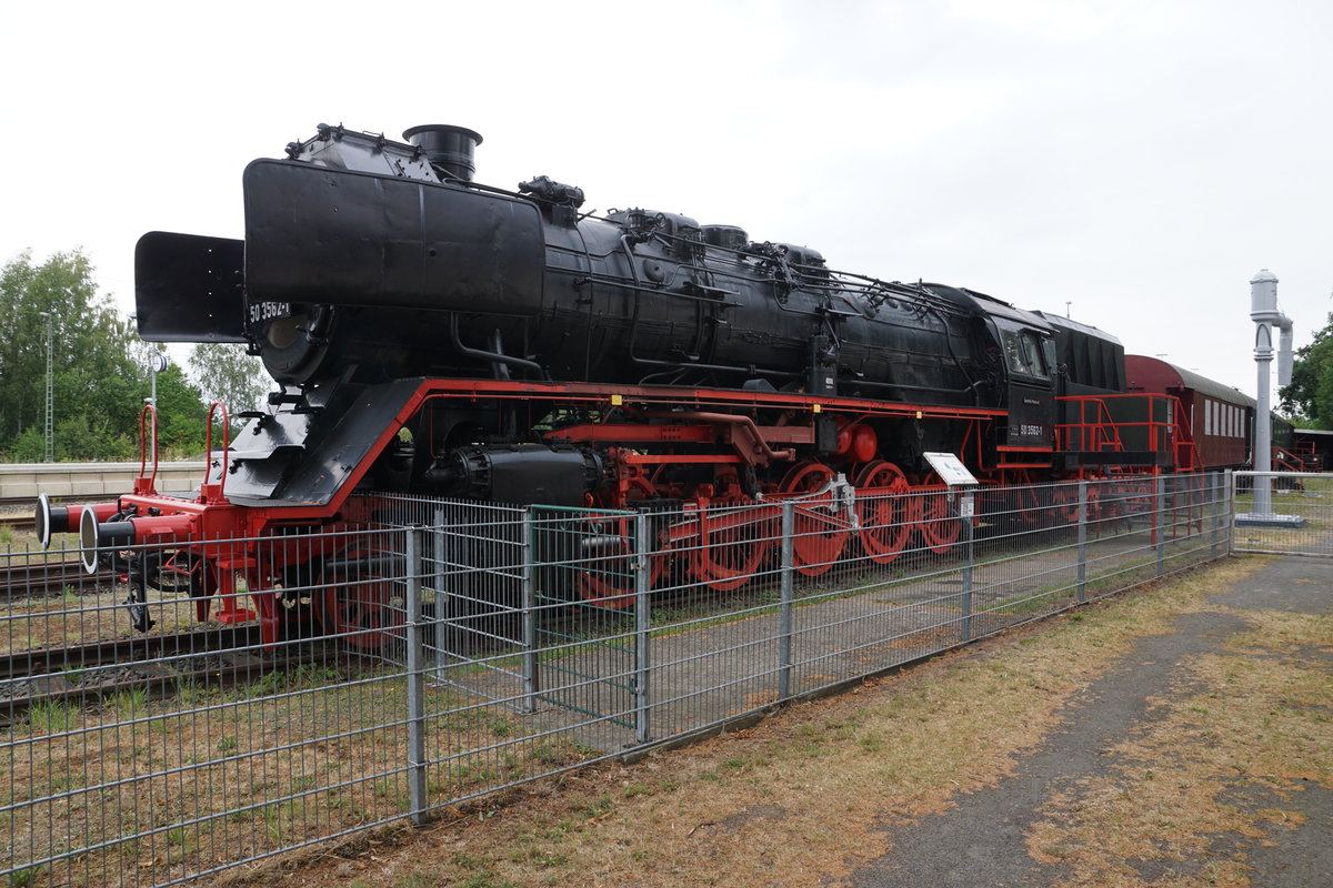 DR Einheits-Güterzuglokomotive 50 3562-1 (Ex 50 1782)abgestellt als Technik-Denkmal am Bahnhof Kirchweyhe. Siehe auch: https://www.flickr.com/photos/trinitus/48214335971/in/dateposted-family/