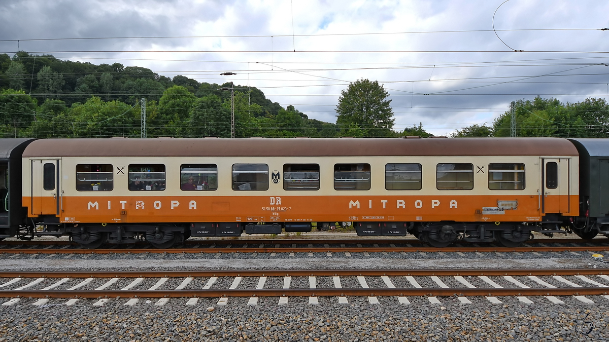 DR-Mitropa-Wagen 51 50 88-15 023-7 WRg Anfang Juli 2019 in Altenbeken.