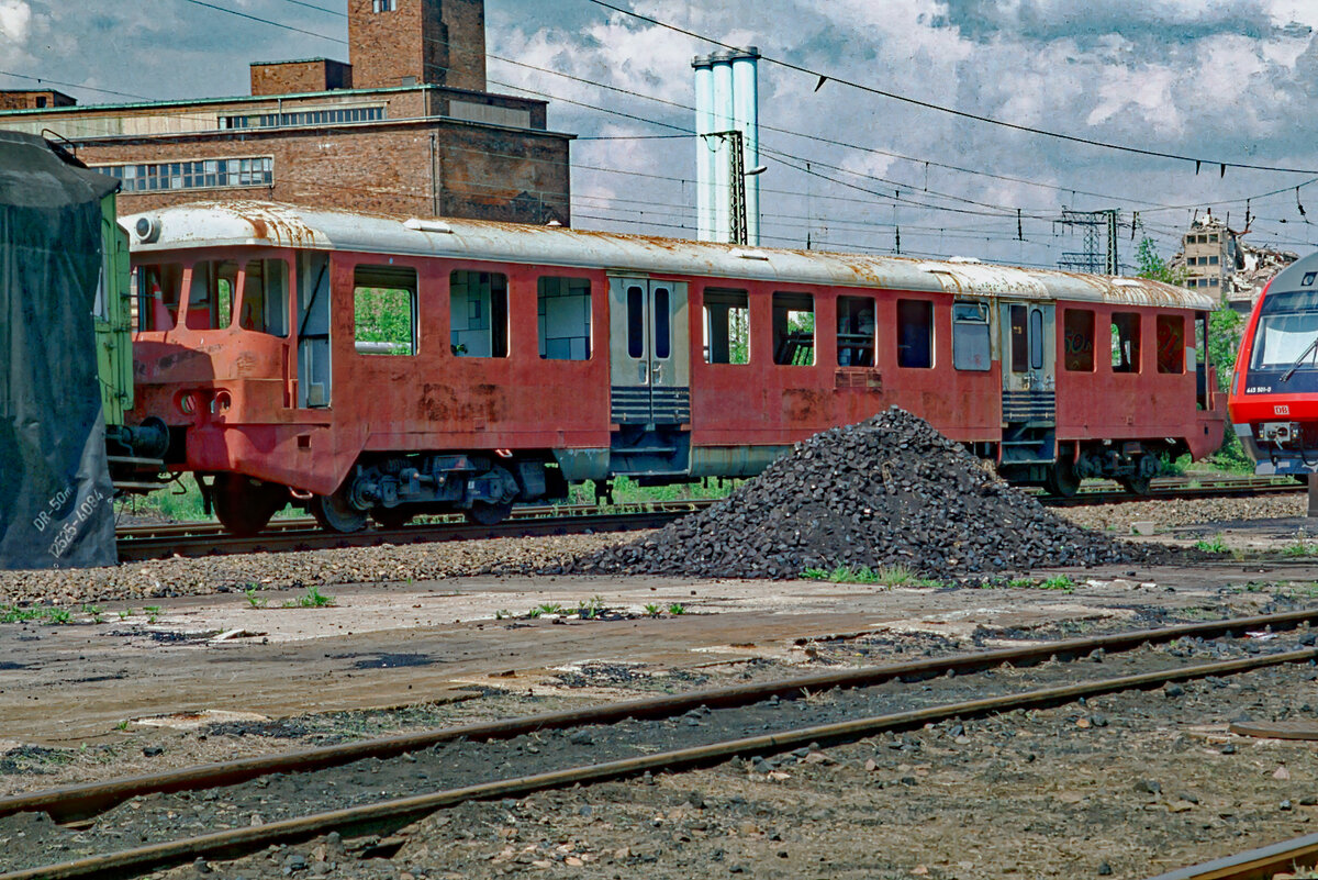 DR-Prototyp 173 002 am 30.04.2000 beim Dampfloktreffen im ehemaligen Bw. Dresden-Altstadt.