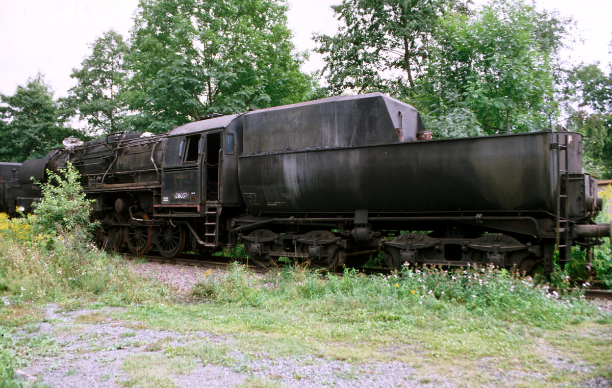 DR-Rekolok 52 8057 am 17.09.1991 im Bw. Aue.