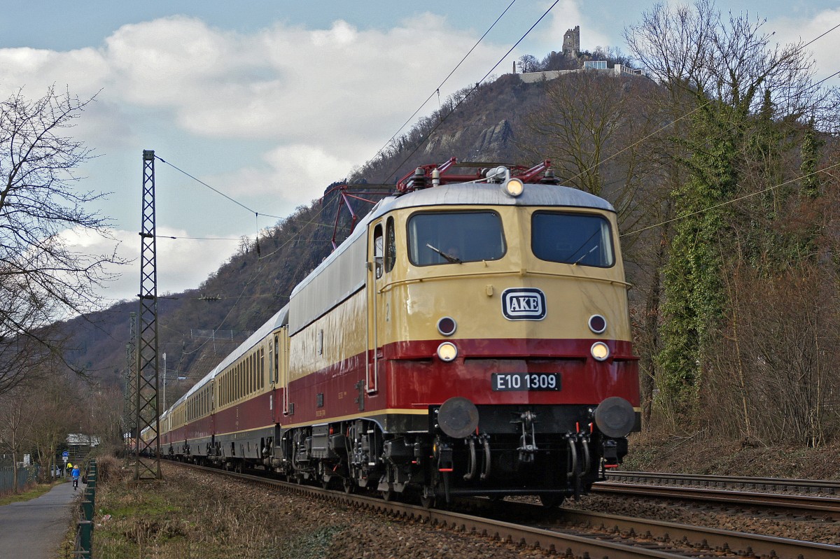 Drachenfels, E10 1309 am 13.03.2016 in Rhöndorf am Rhein.