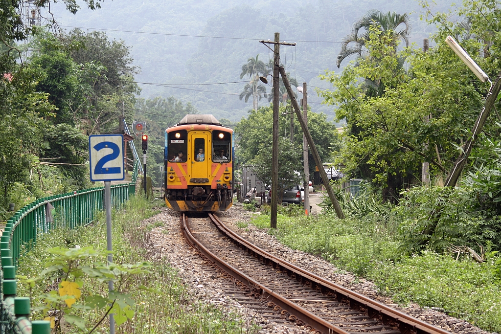 DRC1003 hat am 01.Juni 2014 soeben die Neiwan Station verlassen.