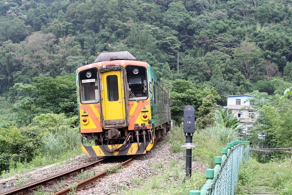 DRC1011 hat am 01.Juni 2014 soeben die Neiwan Station verlassen.
