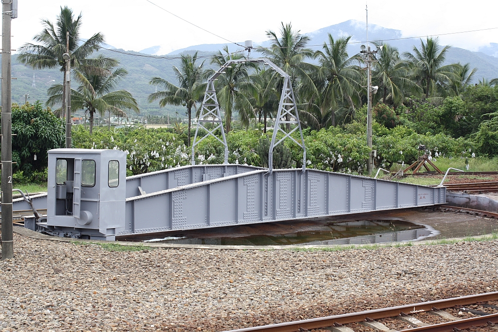 Drehscheibe in der Fangliao Station am 08.Juni 2014. 