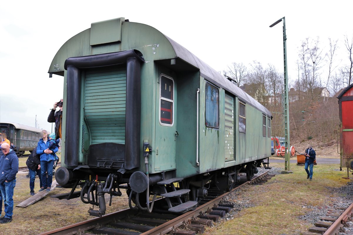 Dreiachser Umbauwagen am 24.03.18 beim Lokschuppenfest in Treysa