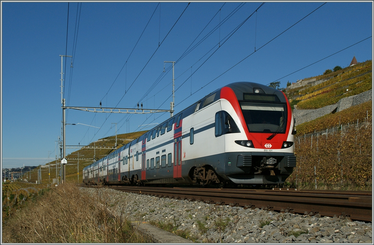 Dreimal  Kiss : Der RABe 511 101 als  Portrait  bei Cully.
28. Okt. 2013