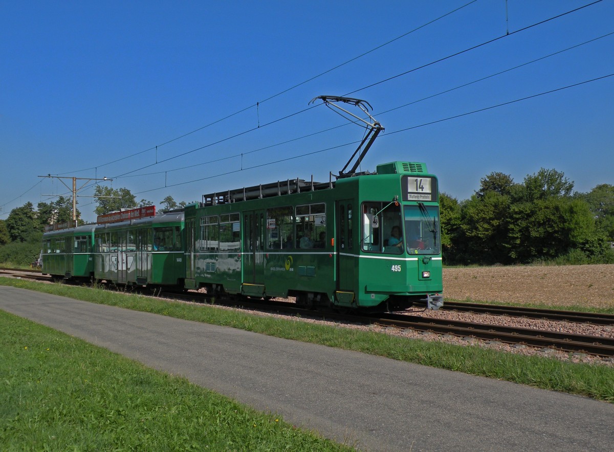 Dreiwagenzug auf der Linie 14 mit dem Be 4/4 495, dem B 1449 S und dem B 1452 auf der Fahrt zur Haltestelle Lachmatt. Die Aufnahme stammt vom 20.08.2013.