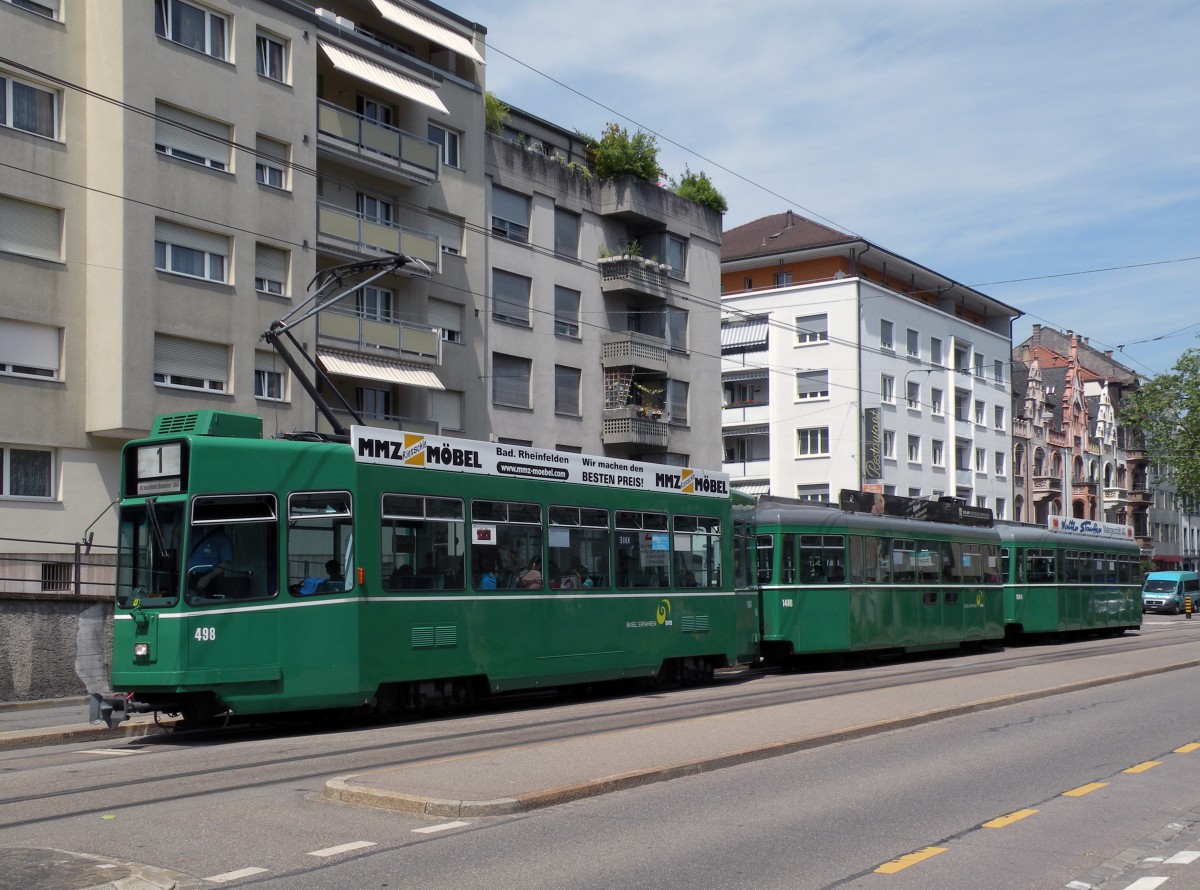 Dreiwagenzug mit dem Be 4/4 498, dem B 1486 S und dem B 1504 auf der Linie 1 an der Haltestelle Hegenheimerstrasse. Die Aufnahme stammt vom 08.06.2013.