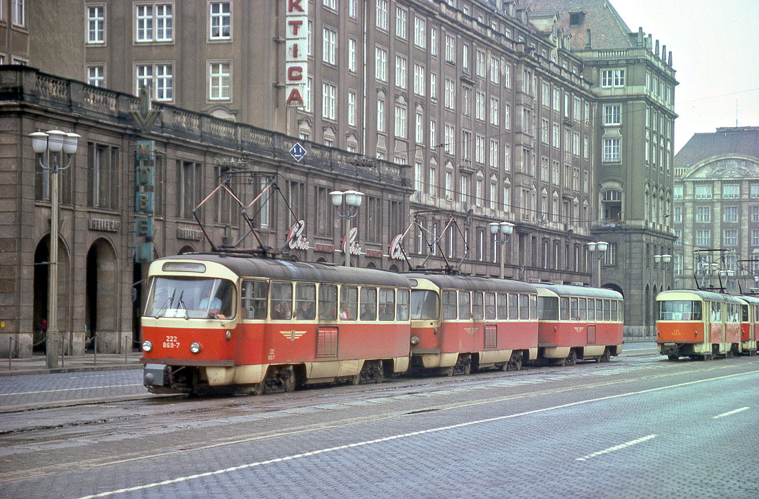 Dresden 222 869, Ernst Thälmann Straße (1991: Wilsdruffer Straße), Altmarkt, 23.06.1985.