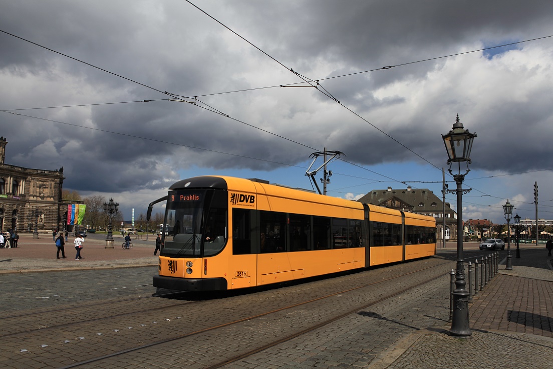 Dresden Tw 2615 in der Sophienstraße, 24.04.2016.