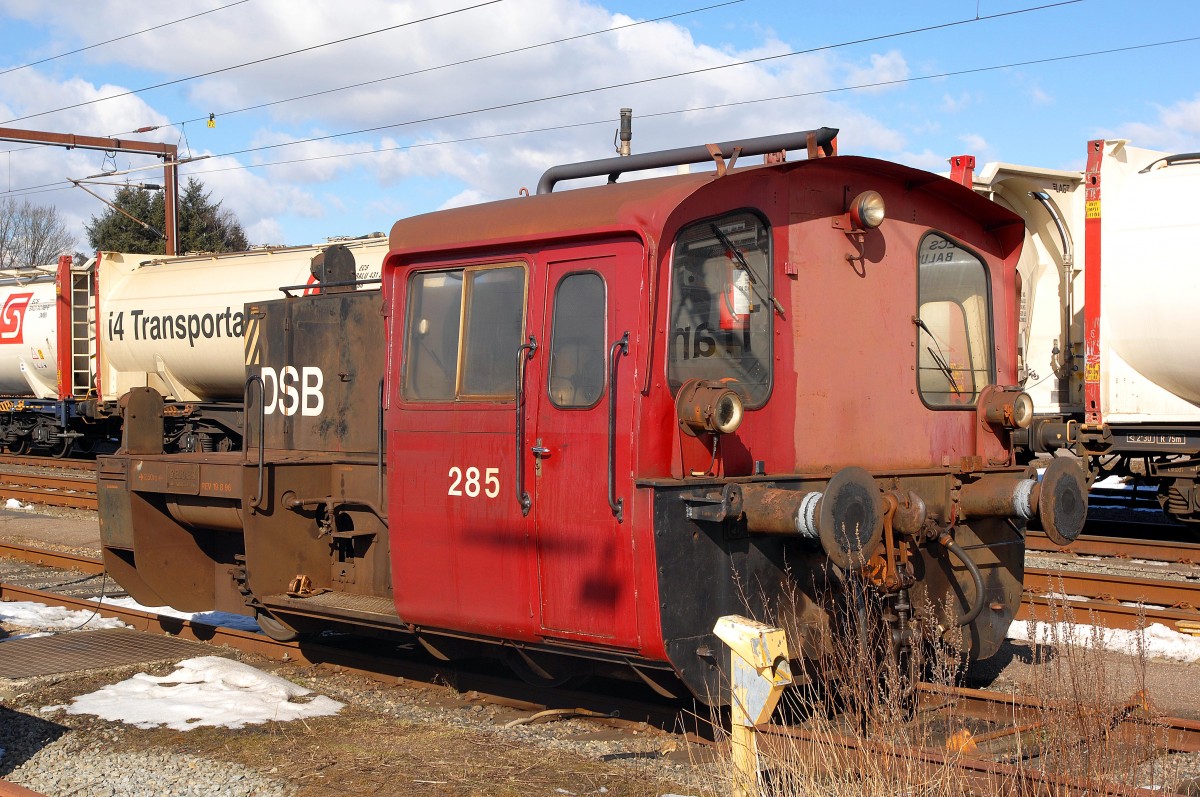 DSB Köf 285 in der Frühlingssonne März 2013 in Radborg/Pattburg nördlich der deutsch-dänischen Grenze.