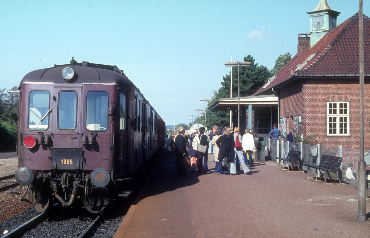 DSB: Mo 1805 Bahnhof Frederikssund im September 1976.