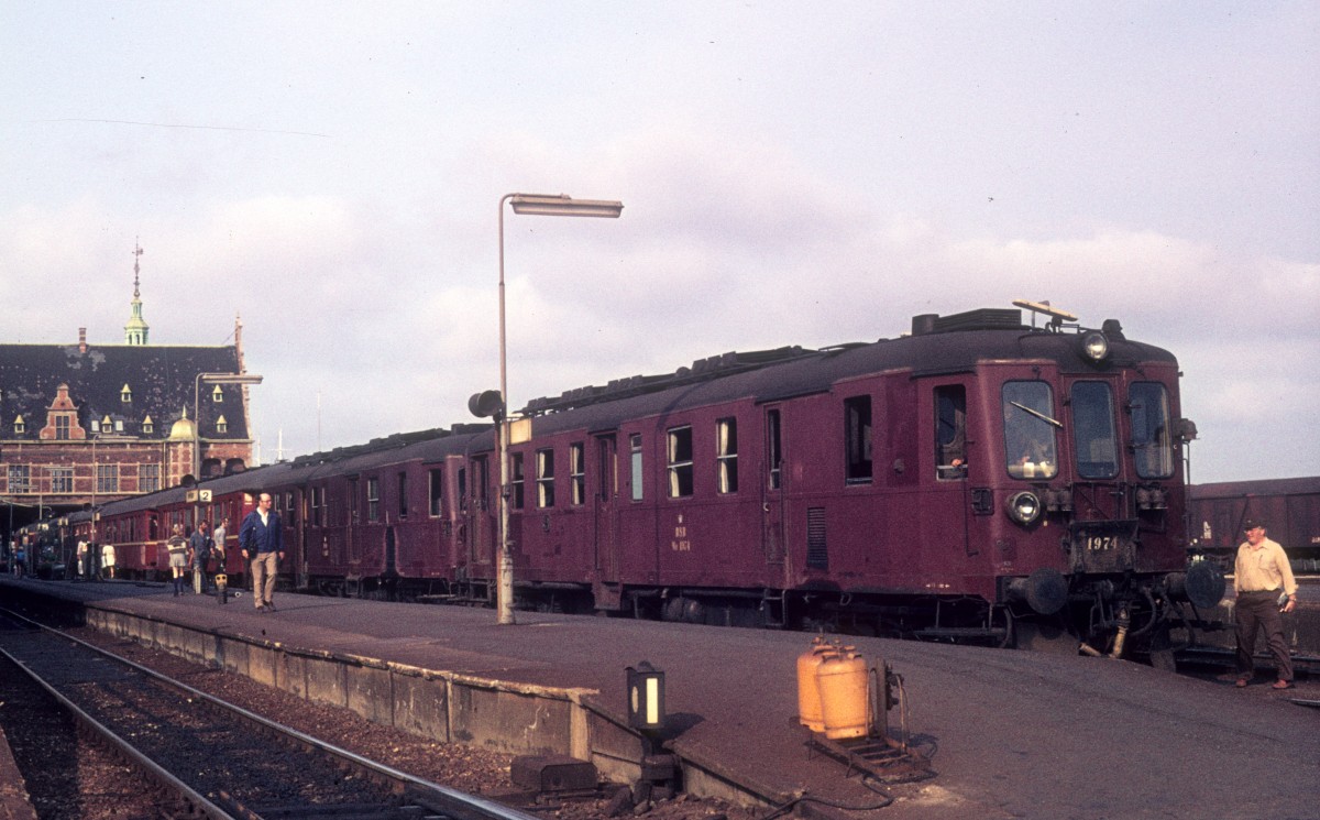 DSB Mo 1974 (Frichs, Århus / Aarhus 1938) Bahnhof Helsingør im Juli 1975.