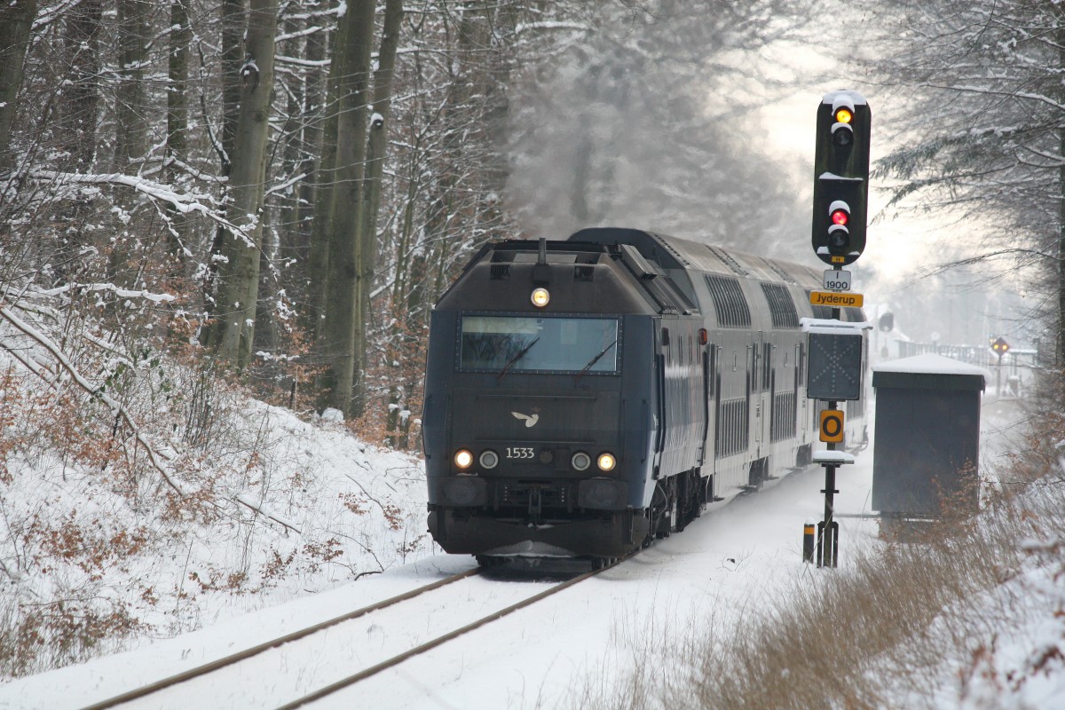 DSB Reihe Me 1533 mit Dobeltdeckerwagen,am Nordwest-Bahn in Dänemark d.5/2 2015