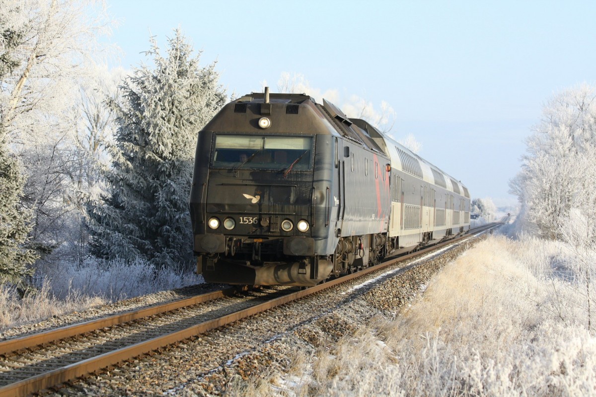 DSB Reihe Me 1536 mit Dobeltdeckerwagen,am Nordwest-Bahn in Dänemark d.6/2 2015