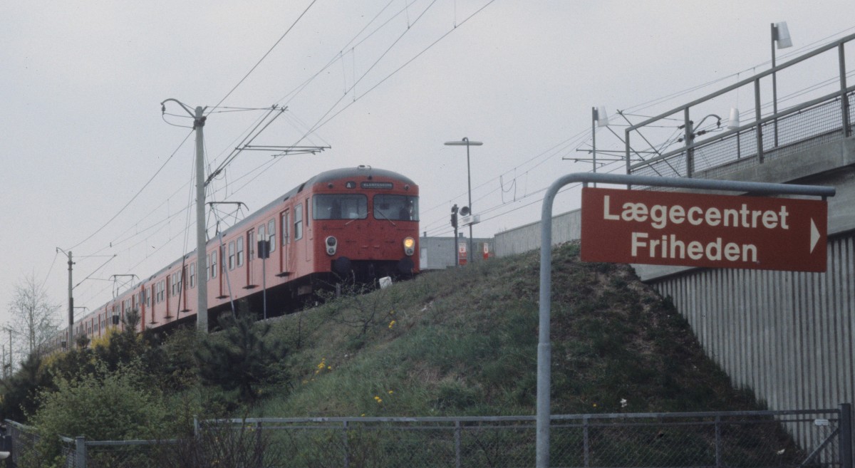 DSB S-Bahn Kopenhagen Linie A Friheden station (: S-Bf Friheden) im Mai 1978.