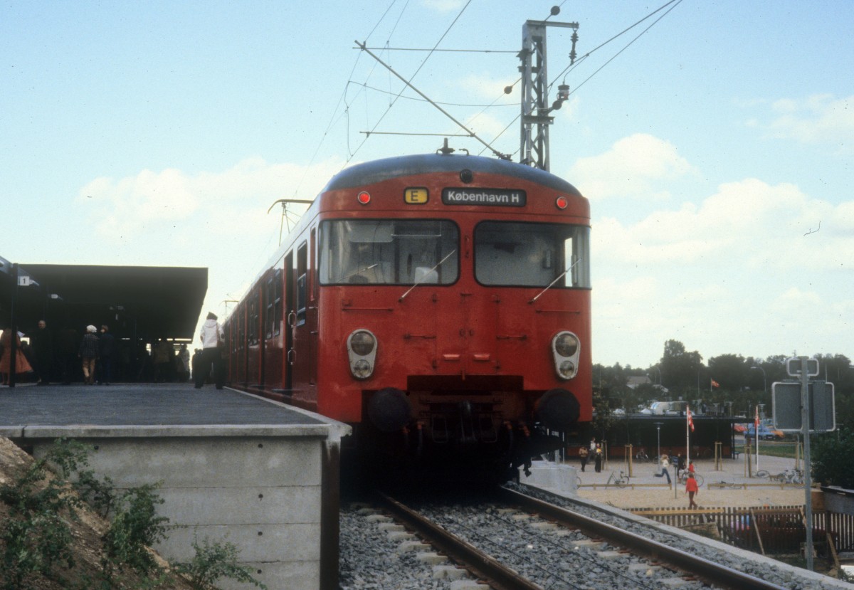 DSB S-Bahn Kopenhagen: Linie E S-Bf Solrød Strand am 29. September 1979. - An diesem Tag wurde die Verlängerung der S-Bahnlinie E von Hundige bis Solrød Strand in Betrieb genommen..