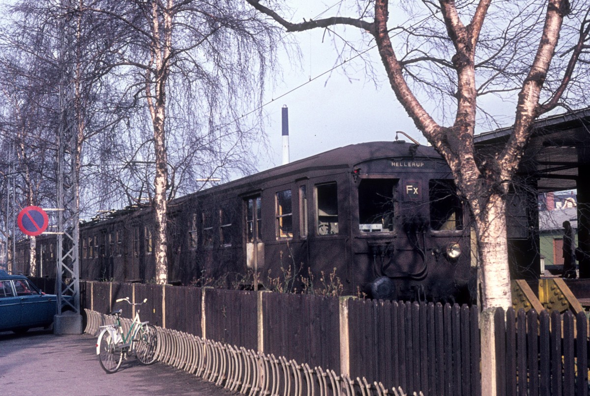 DSB S-Bahn Kopenhagen: Linie Fx S-Bf Frederiksberg im April 1975.