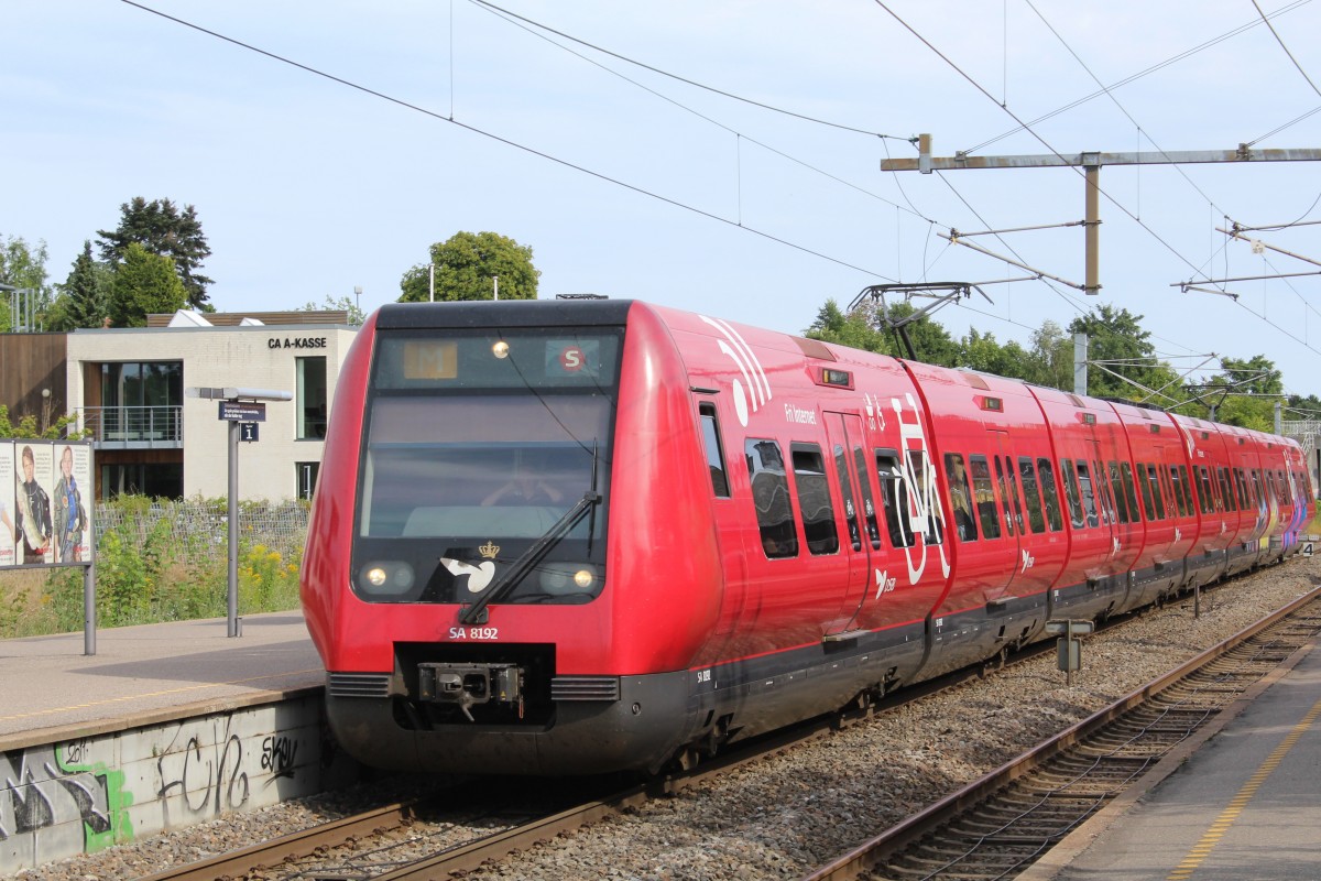 DSB S-Bahn Kopenhagen: Linie M (Alstom-LHB/Siemens-SA 8192) S-Bahnhof Gentofte am 5. August 2014.