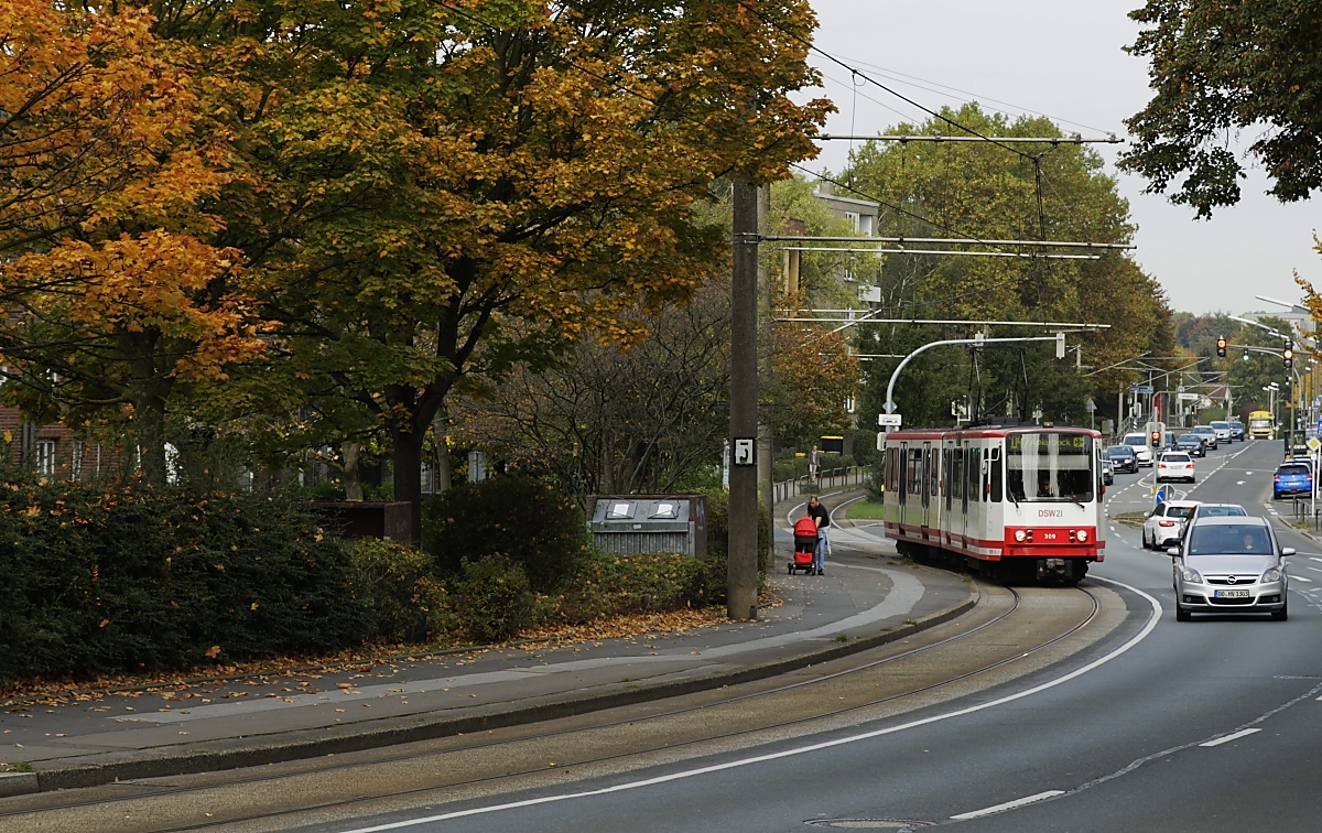 DSW-B80C/6 309 befährt am 15.10.2019 das eingleisige Streckenstück auf der Marsbruchstraße in Aplerbeck