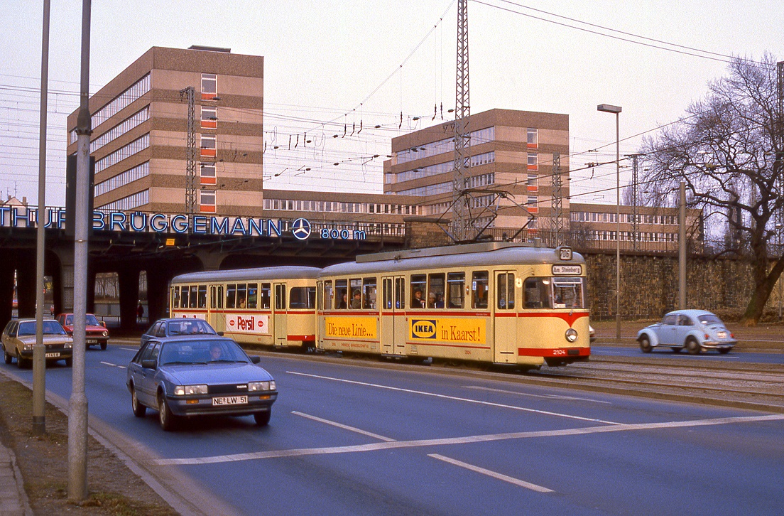 Düsseldorf 2104, Volksgarten, 18.03.1986. Bahnbilder.de