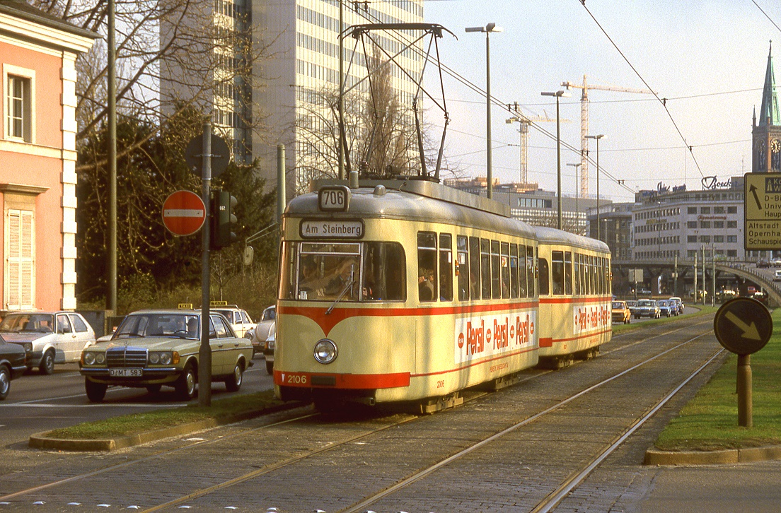 Düsseldorf 2106 + 1827, Hofgartenstraße, 11.04.1986.