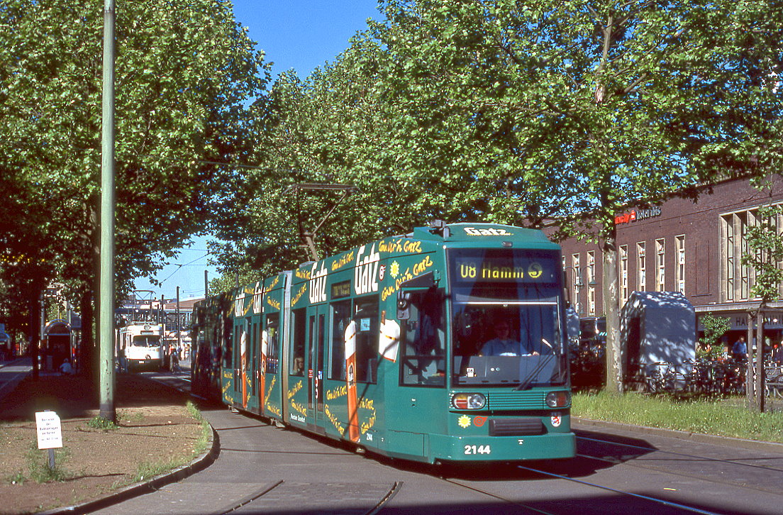 Düsseldorf 2144, Konrad Adenauer Platz, 24.05.2001.

