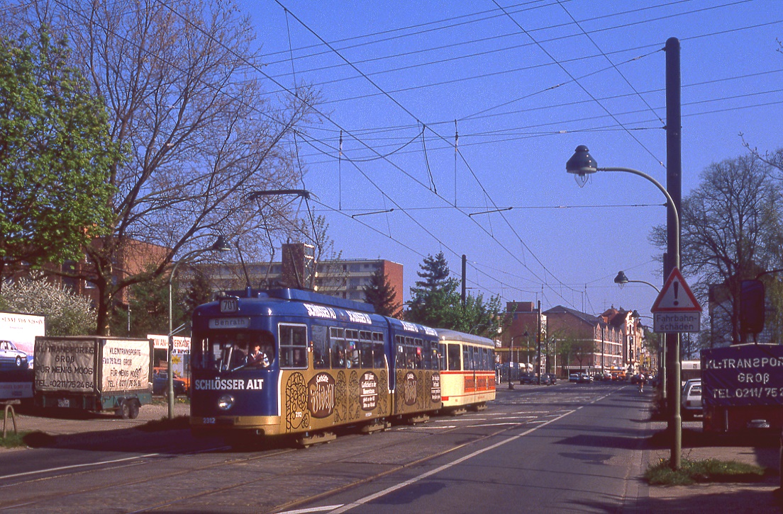 Düsseldorf 2312 + 1692, Kölner Landstraße, 12.04.1991.
