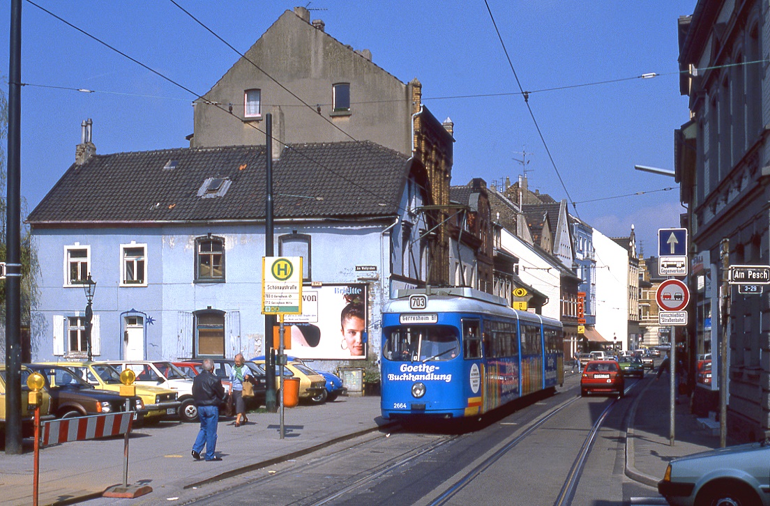 Düsseldorf 2664, Gerresheim, Kölner Tor, 01.04.1989.