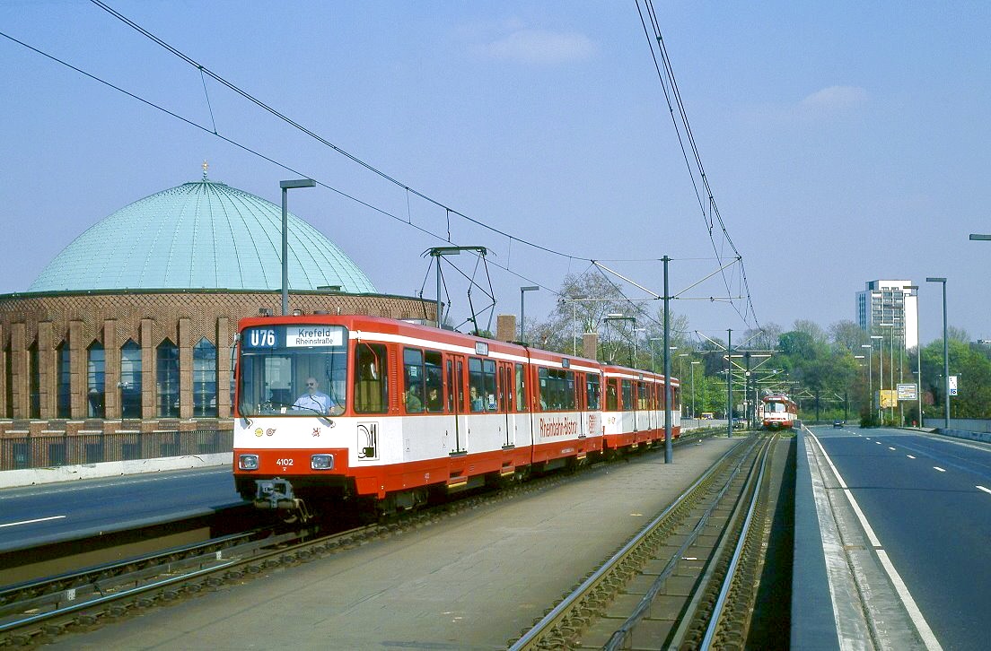 Düsseldorf 4102 + 4251, Oberkasseler Brücke, 19.04.1994.
