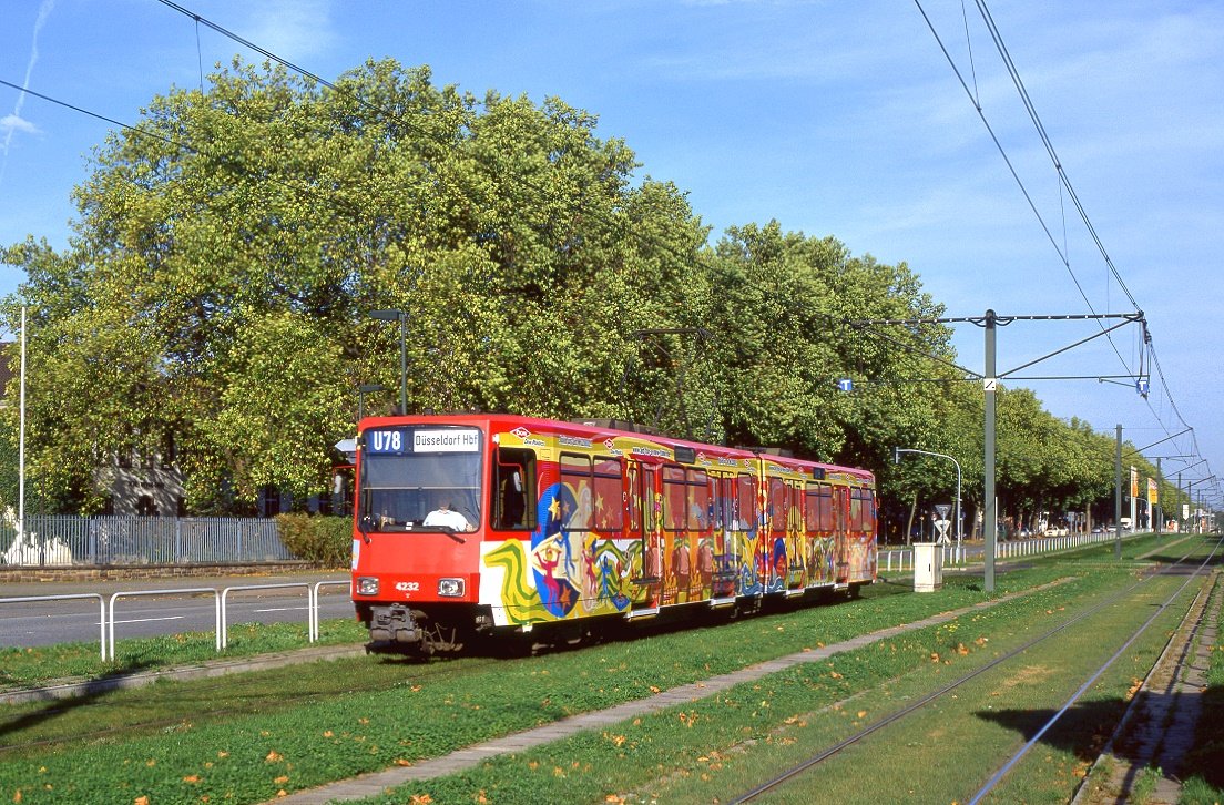 Düsseldorf 4232, Kaiserswerther Straße, 20.10.2001.