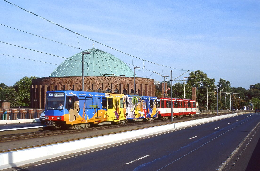 Düsseldorf 4275 + 4262, Oberkasseler Brücke, 20.10.2001.
