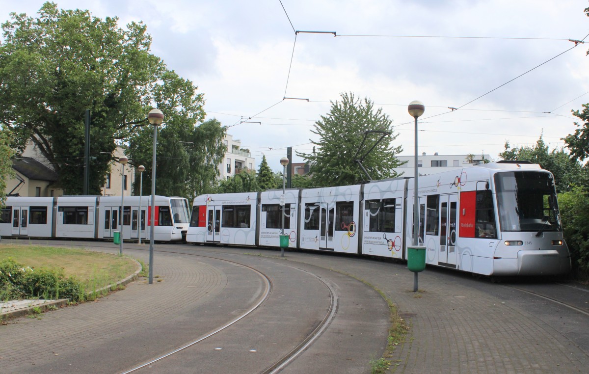 Düsseldorf Rheinbahn SL 712 (NF8U 3345) Volmerswerth (Endstation) am 14. Juli 2015.