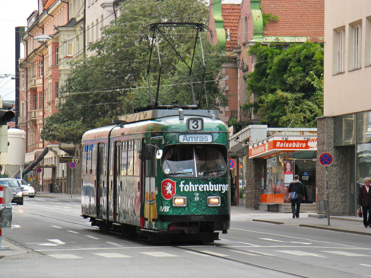 Duewag 6-achser Nr. 39 der Innsbrucker Verkehrsbetriebe (ex-Bielefeld) als Linie 3 am 20.9.2008 in Innsbruck in der Salurnerstraße
