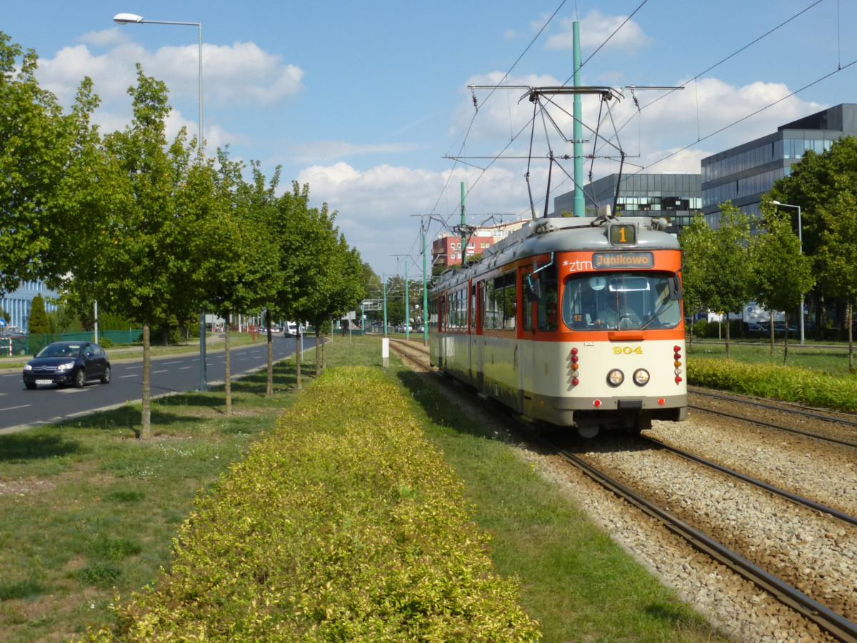 Duewag GT8ZR 904 auf Linie 1 kommend bei der Haltestelle Rondo Skubiszewskiego, Poznań, Polen, 04.09.2019.