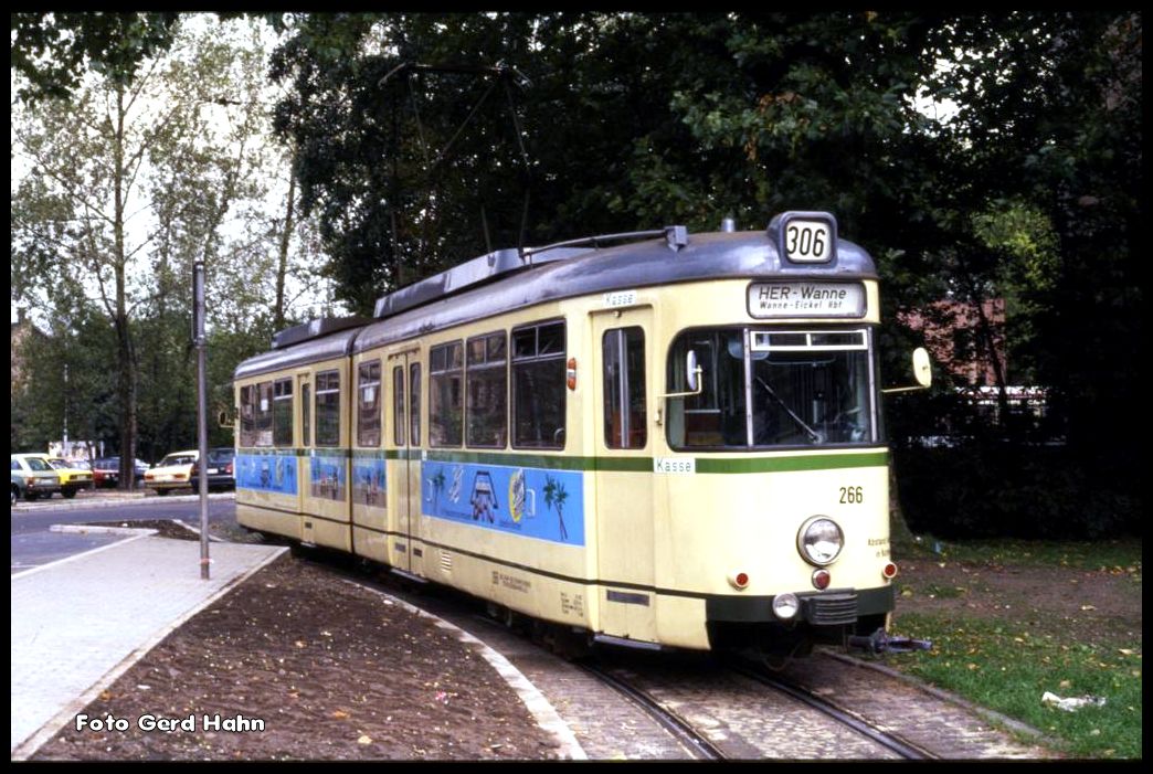 Düwag Trambahn 266, Linie 306, der Bogestra am Bahnhof in Wanne - Eickel am 6.10.1989.