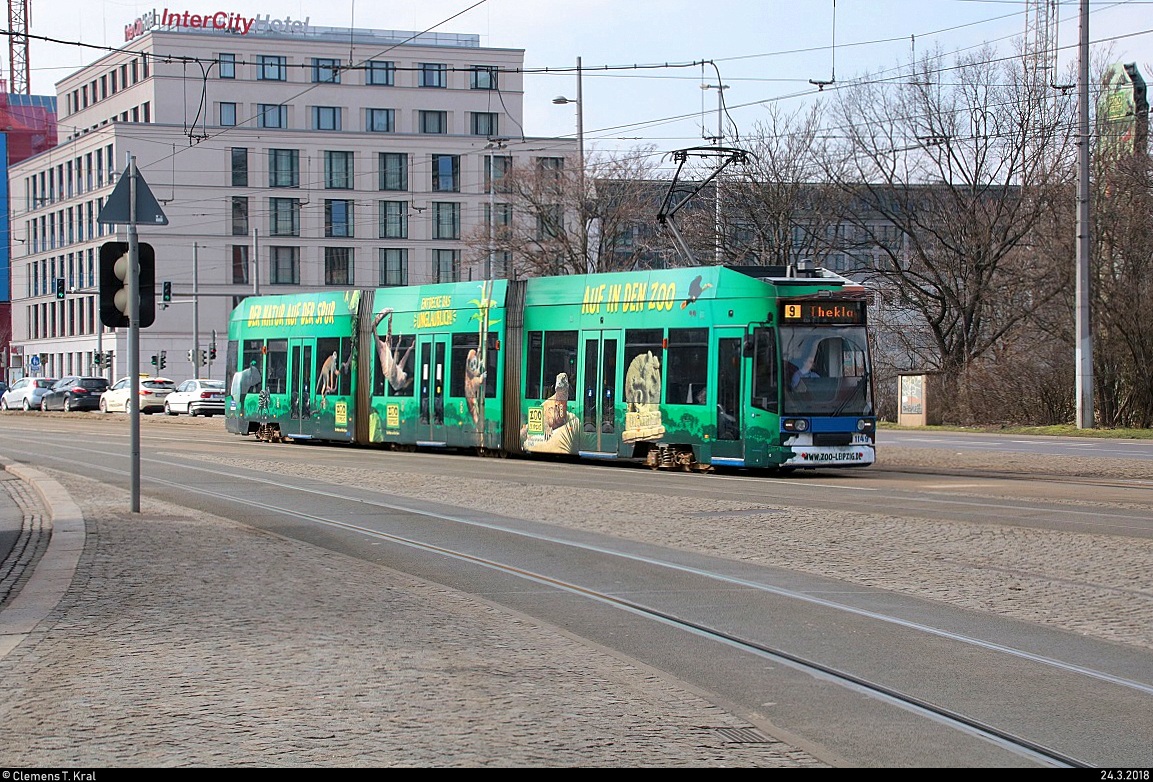 Duewag/Siemens NGT8, Wagen 1149 mit Werbung für den Zoo Leipzig, der Leipziger Verkehrsbetriebe (LVB) als Linie 9 von S-Bf. Leipzig-Connewitz, Klemmstraße, nach Leipzig-Thekla erreicht die Haltestelle Hauptbahnhof/Westseite. [24.3.2018 | 13:49 Uhr]