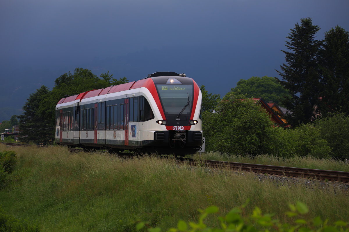 Dunkle Wolken kündigten Gestern bereits den Dauerregen an der die ganze Nacht über der Südweststeiermark niederging. 
14.05.2018 bei Frauental Bad Gams