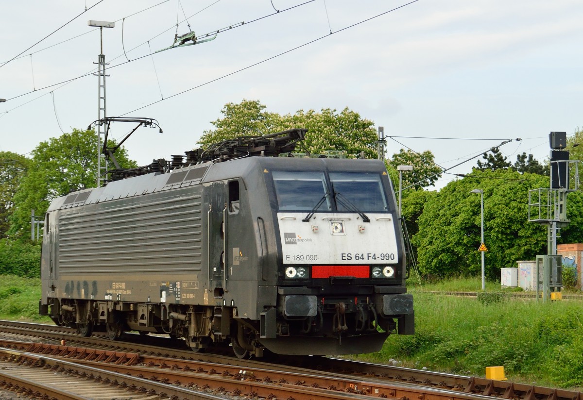 Durch den Rheydter Hbf fährt die MRCE 189 090 LZ in Richtung Köln. 22.4.2014
