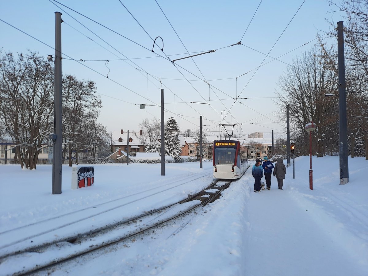Durch den starken Schneefall verkehrte am 09.02.2021 im Erfurter Süden nur die Linie N3 vom Urbicher Kreuz über Wiesenhügel zum Stadion Ost, wo die vorhandene Ersatzhaltestelle nach der Wendeschleife genutzt wurde.