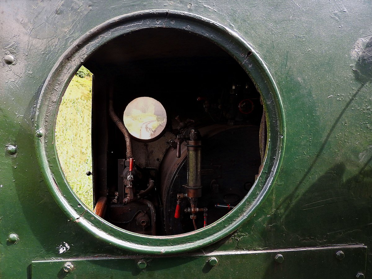  Durchblick , während der zuckelnden Fahrt durch die Fensterluken der Lok13 der GurtTalBahn; 170903