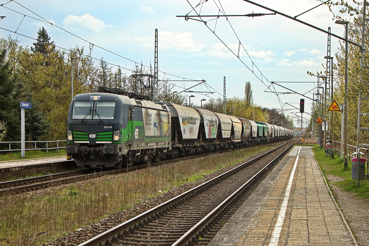 Durchfahrt 193 216 durch den Bahnhof Dabendorf am 01. April 2024
